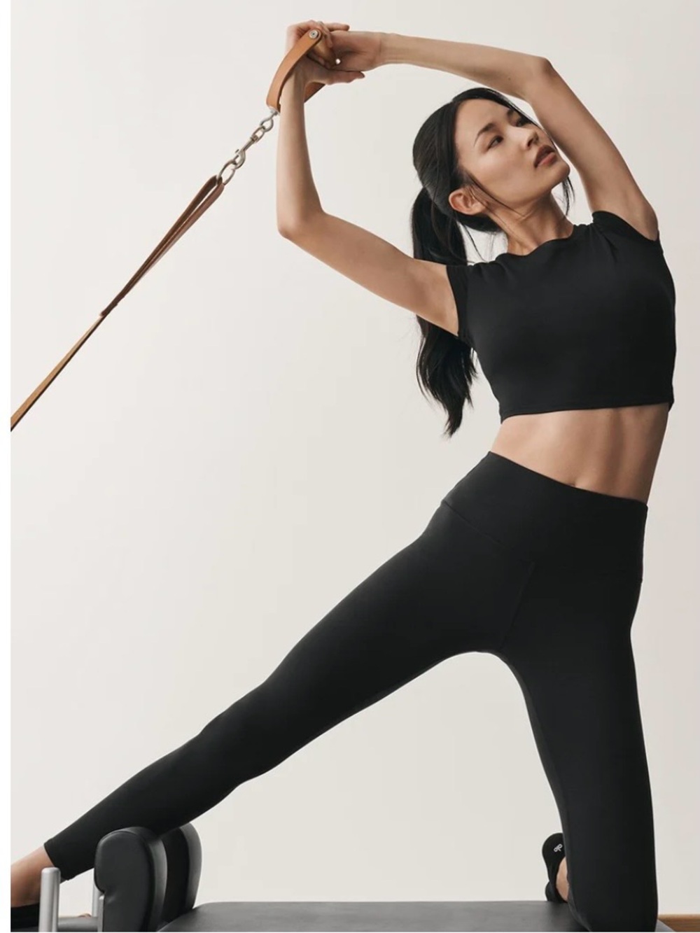 ALO Yoga 7/8 High-Waist Airbrush Legging
Size.L. Color. Black
